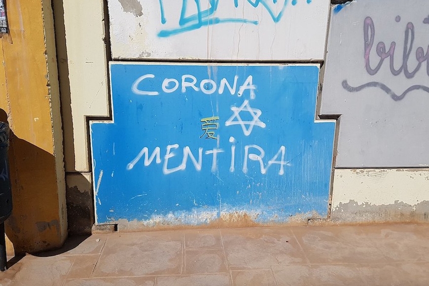 Graffiti in Cartagena, Spain: “Corona Lie”