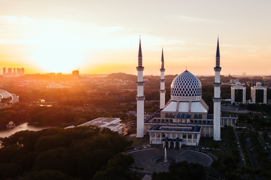 The Sultan Salahuddin Abdul Aziz Shah Mosque in Malaysia