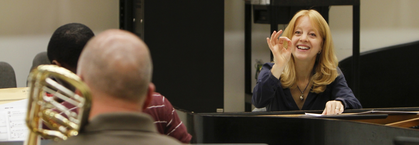 Alumna Maria Schneider, multiple GRAMMY Award winning composer, rehearsing with SOM students on a visit to campus.