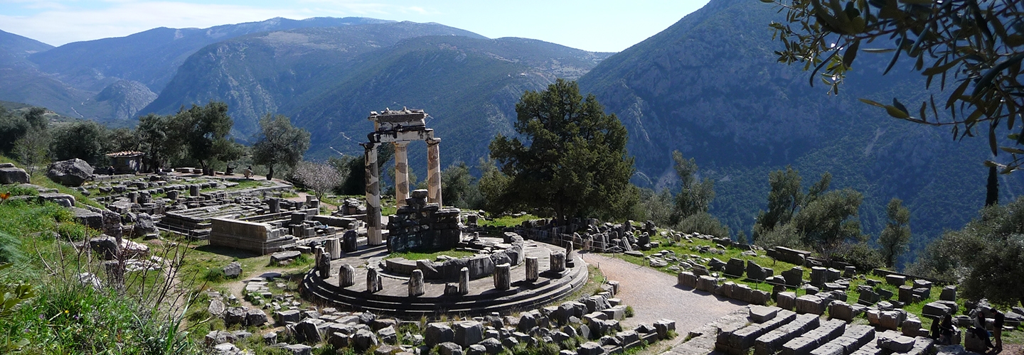 Delphi, Greece - By tamara semina, CC BY-SA 3.0, https://commons.wikimedia.org/w/index.php?curid=59622650