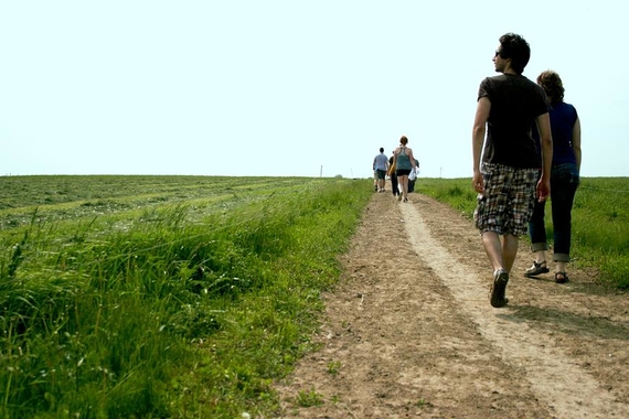 Students walking in a rural area during a domestic exchange program