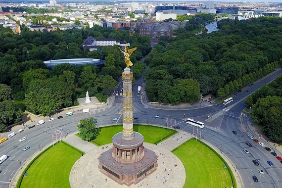 Bird's eye view of the Siegesäule (victory column) in Berlin Tiergarten