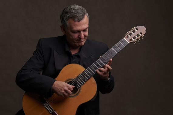 Aleksandar Hadzi Djordjević, guitar