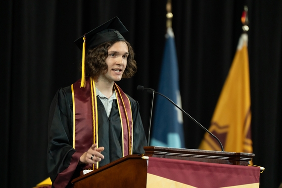 Ian Zukor delivering his commencement remarks