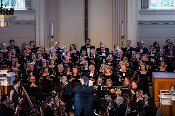 Matthew Mehaffey conducts the Mendelssohn Choir of Pittsburgh