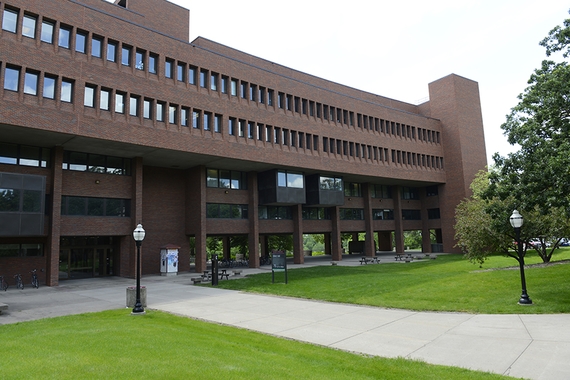Exterior Elliot Hall on University of Minnesota Twin Cities campus