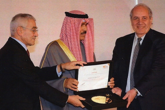 Professor Nabil Matar receiving Kuwait Foundation Award