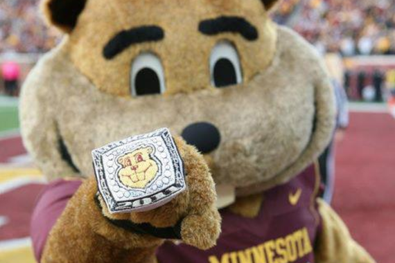 Goldy Gopher showing off his ring at a football game