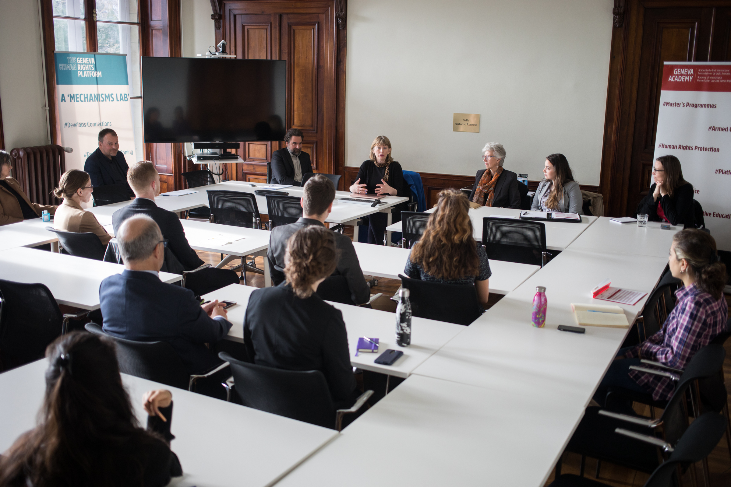 The roundtable held at the Geneva Academy of International Humanitarian Law and Human Rights. 